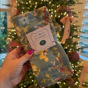 April Cornell dinner table napkins set of 10 blue floral